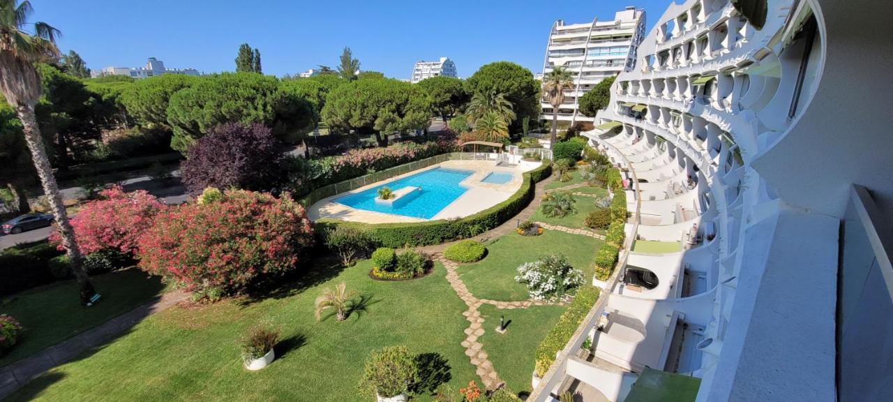 Piscine à 5 Minutes Des Plages Du Couchant